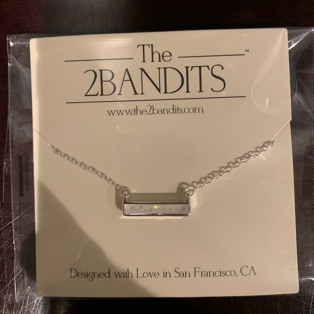 The 2Bandits necklace